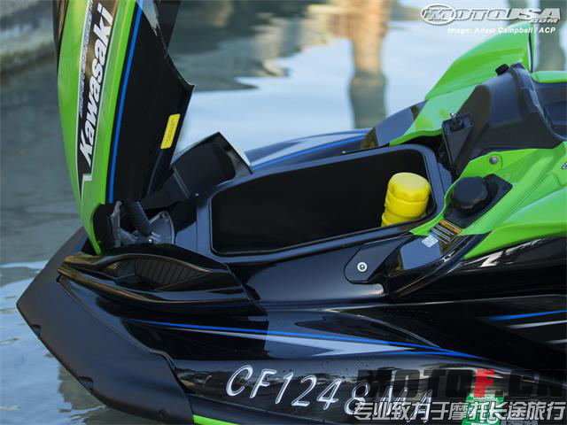 14-kawasai-ultra-310-jetski-8_看图王.jpg