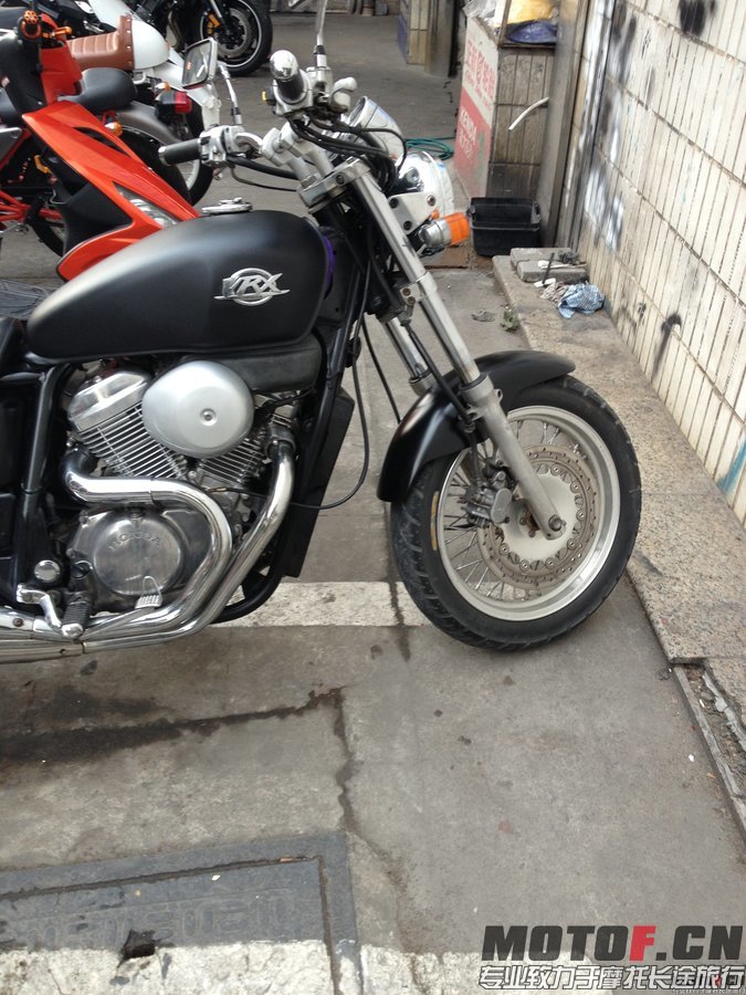 220000q2k15rq561lll4g4.jpg.thumb.jpg