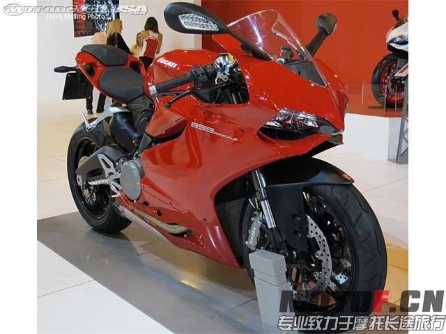 899-Panigale-is-stunning---the-colour-scheme-is-merely-okay.jpg