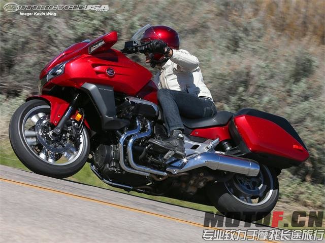 14-honda-ctx1300-9.jpg