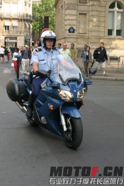 399px-Motos-gendarmerie-IMG_1384.jpg