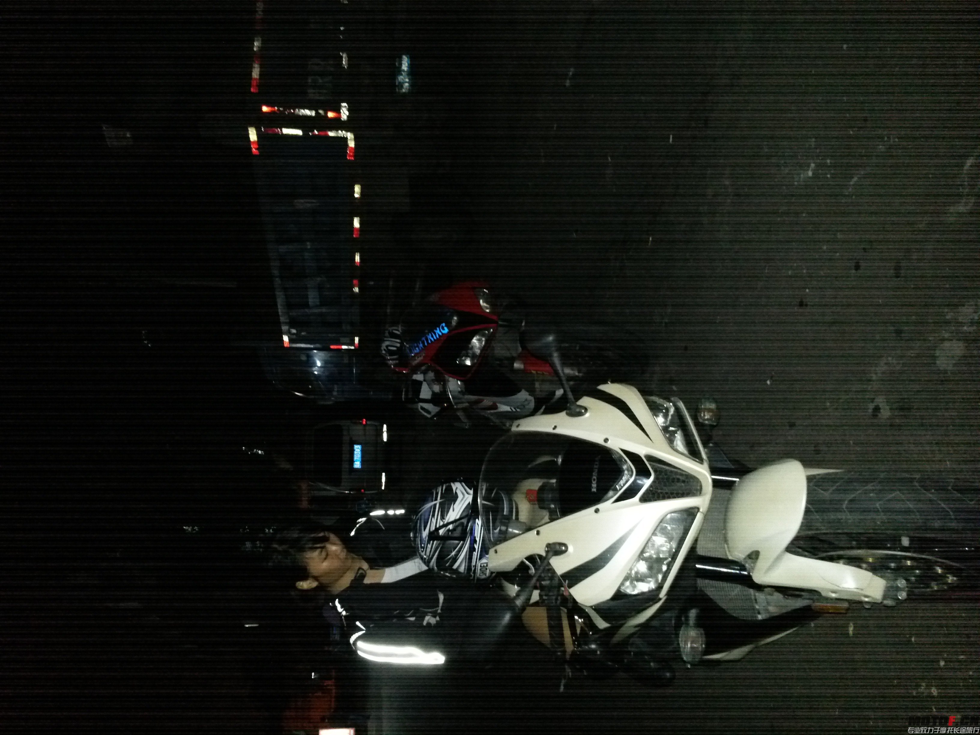 女籽开CBR600