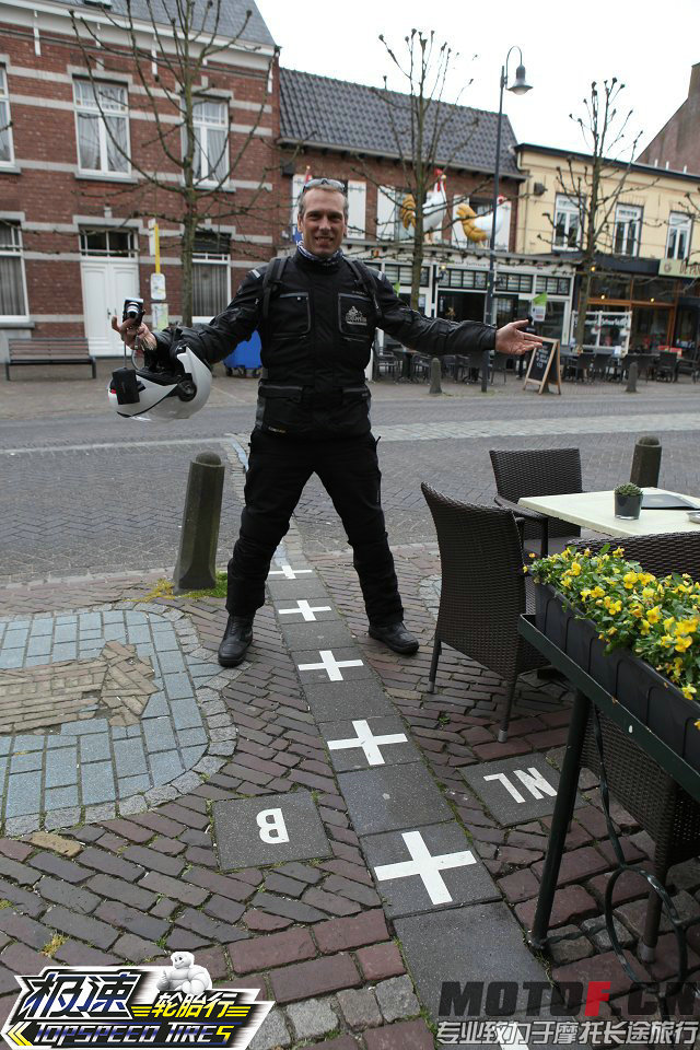 psbCAU2OE1T.jpg