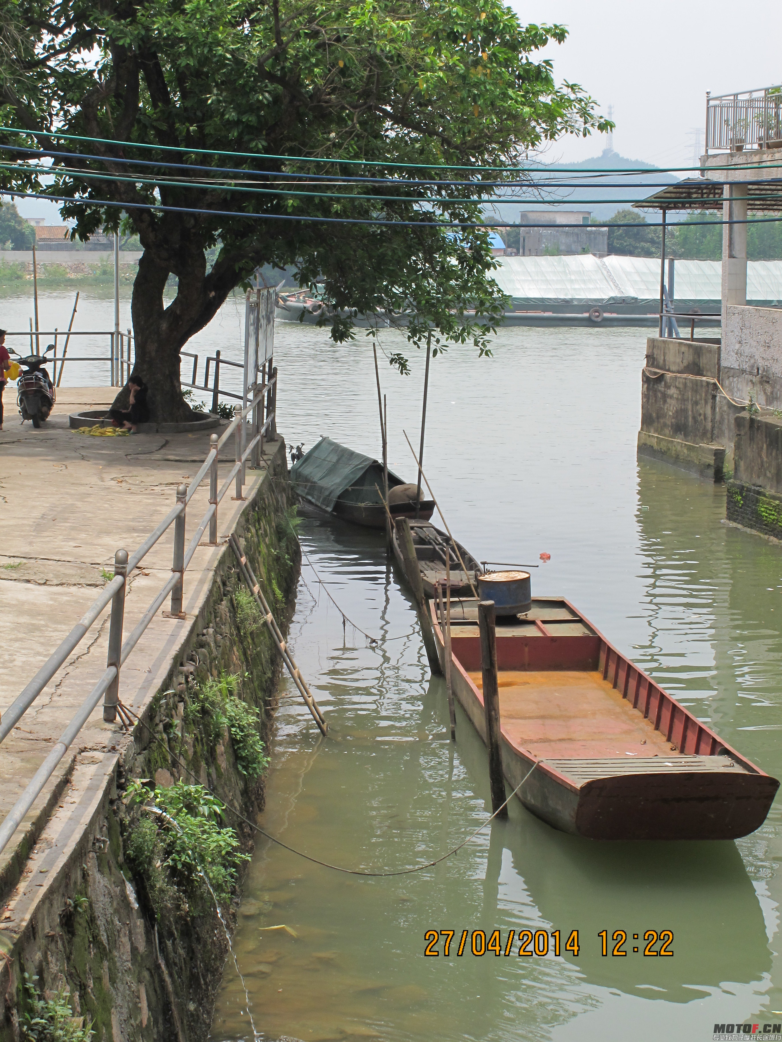 小艇是水乡常用的交通工具