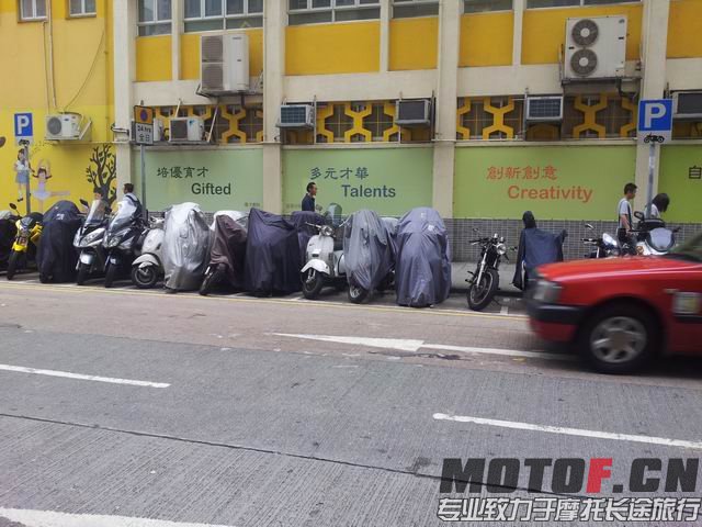停在路边没人要的