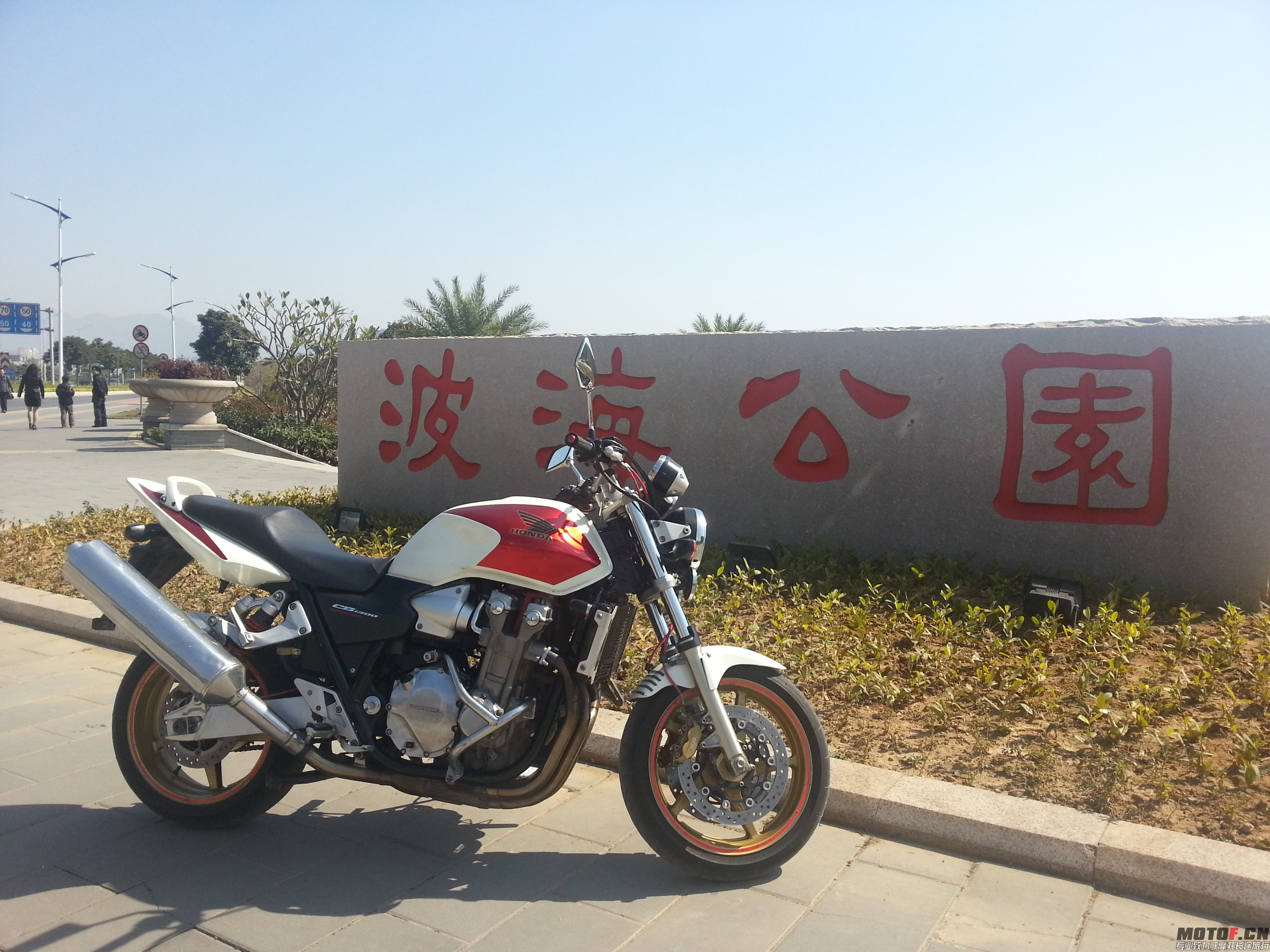 135708chqeh0mpq1lmadmo.jpg