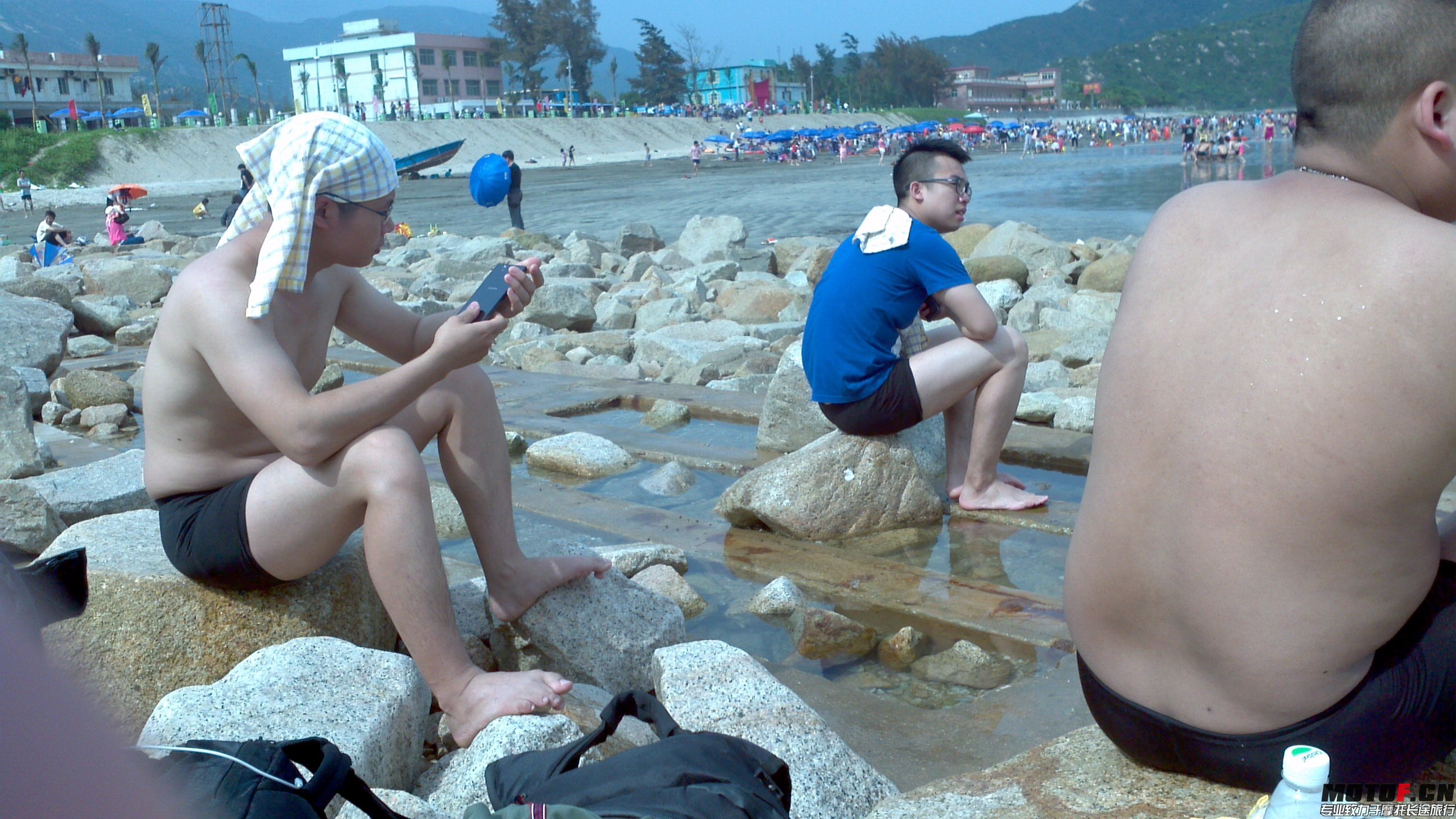梅家大园个几只驴仔等左距地成个钟仲末离，受骗上当的老男孩！无晒心机