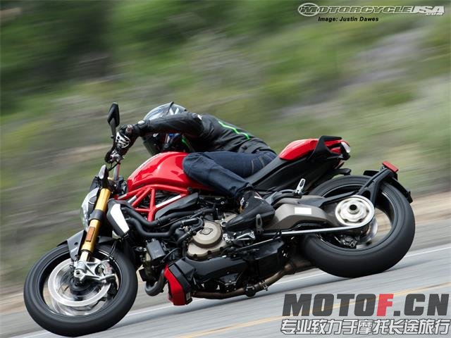 14_Ducati_Monster_1200S_1.jpg