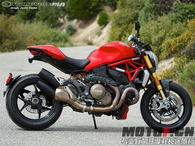 14_Ducati_Monster_1200S_23.jpg