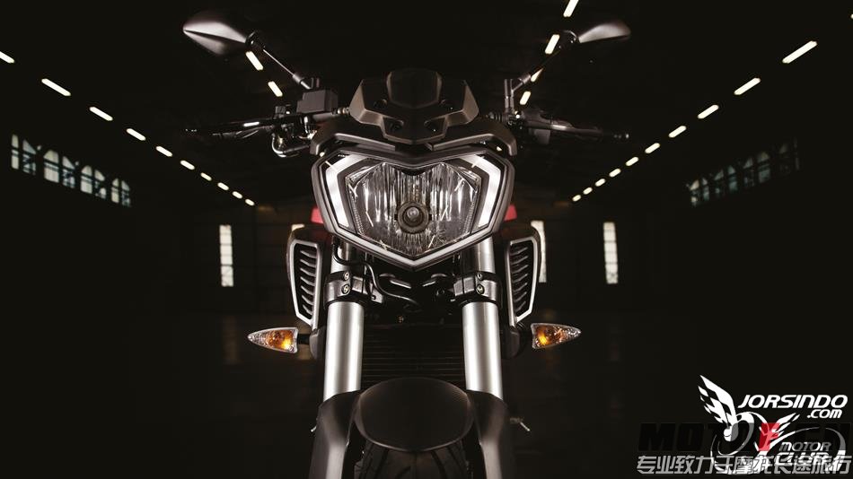 2014-Yamaha-MT125-EU-Anodized-Red-Detail-003 (1).jpg