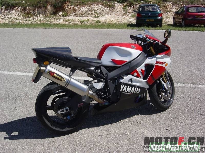 1243919067-Yamaha-YZF-R7.jpg