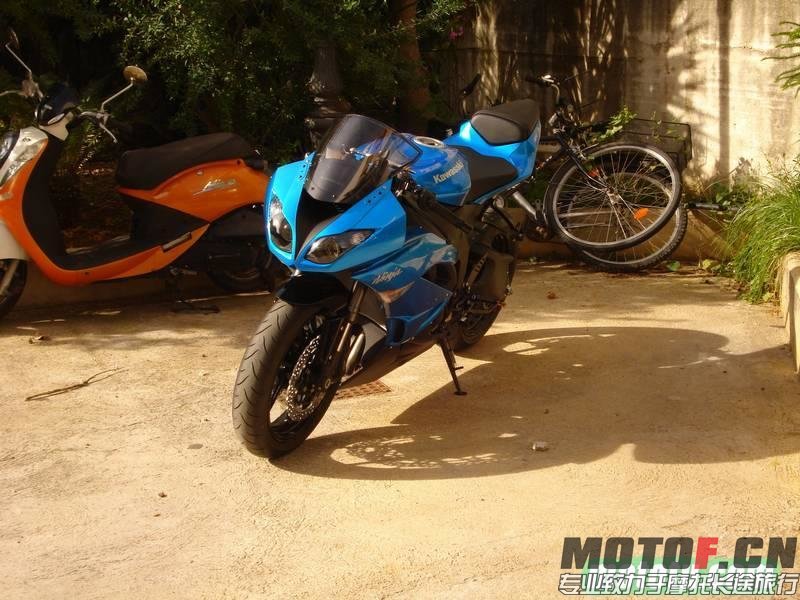 1264592572300928-Kawasaki-ZX-6R-.jpg