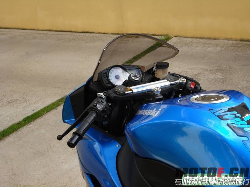1264592571300925-Kawasaki-ZX-6R-.jpg