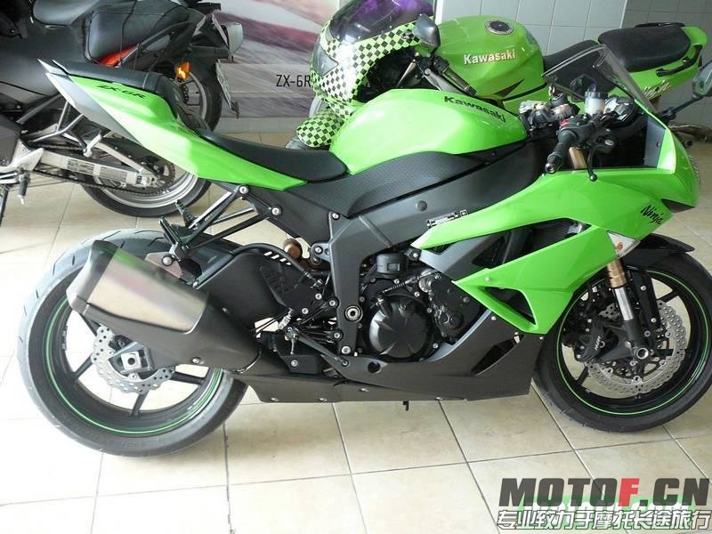 1264592560300915-Kawasaki-ZX-6R-.jpg