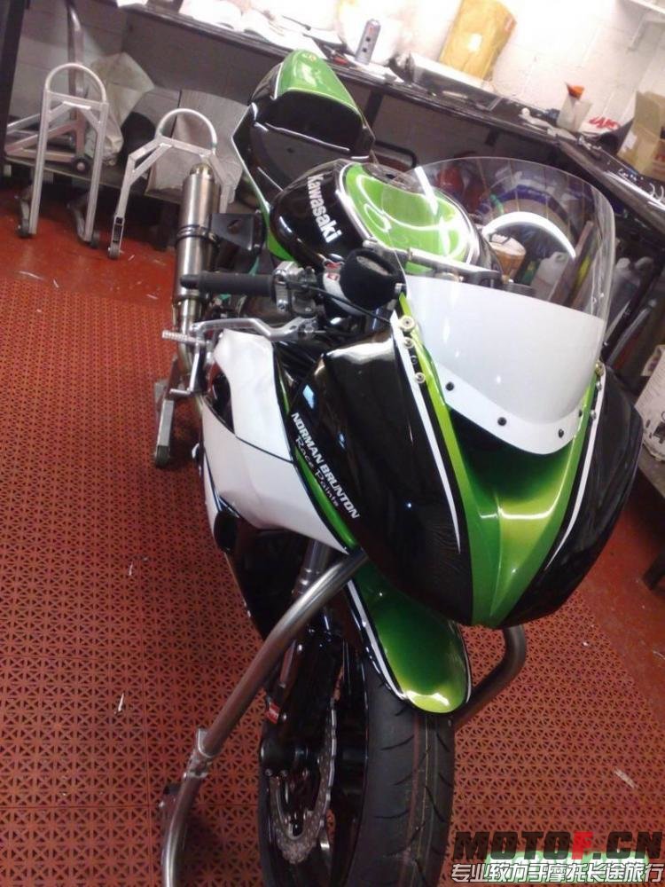 1264592496300861-Kawasaki-ZX-6R-.jpg