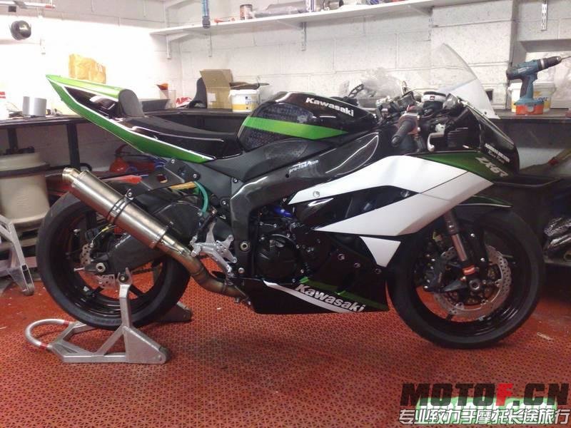 1264592495300860-Kawasaki-ZX-6R-.jpg