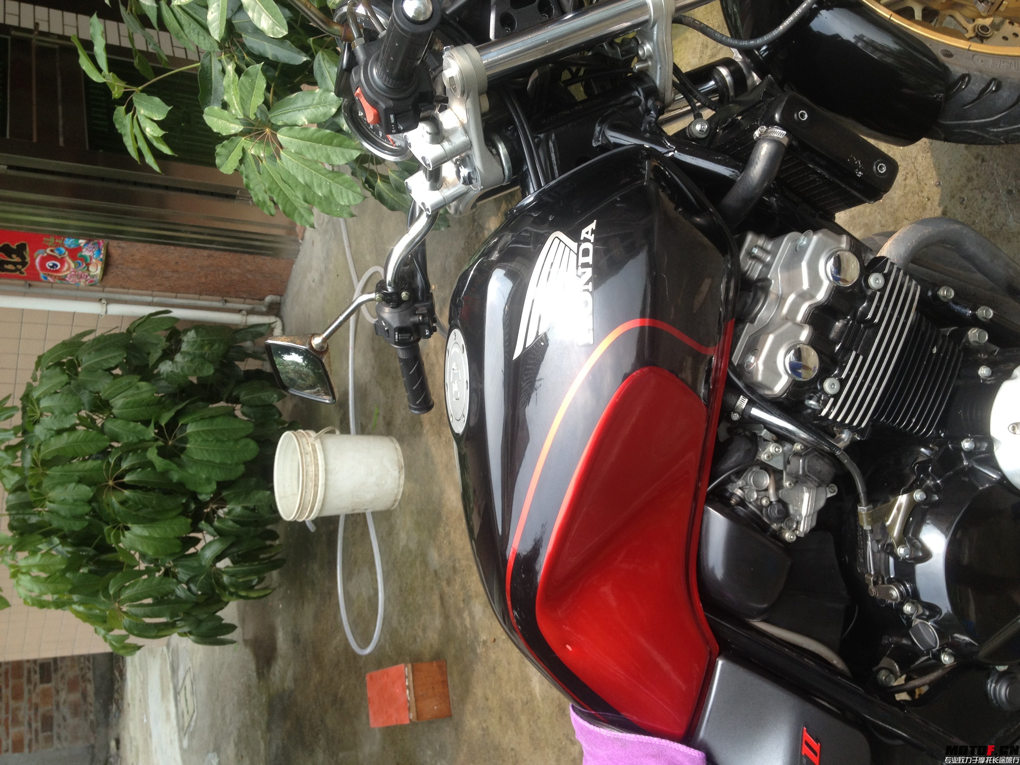 184924lvjj9m39pmr2m033.jpg