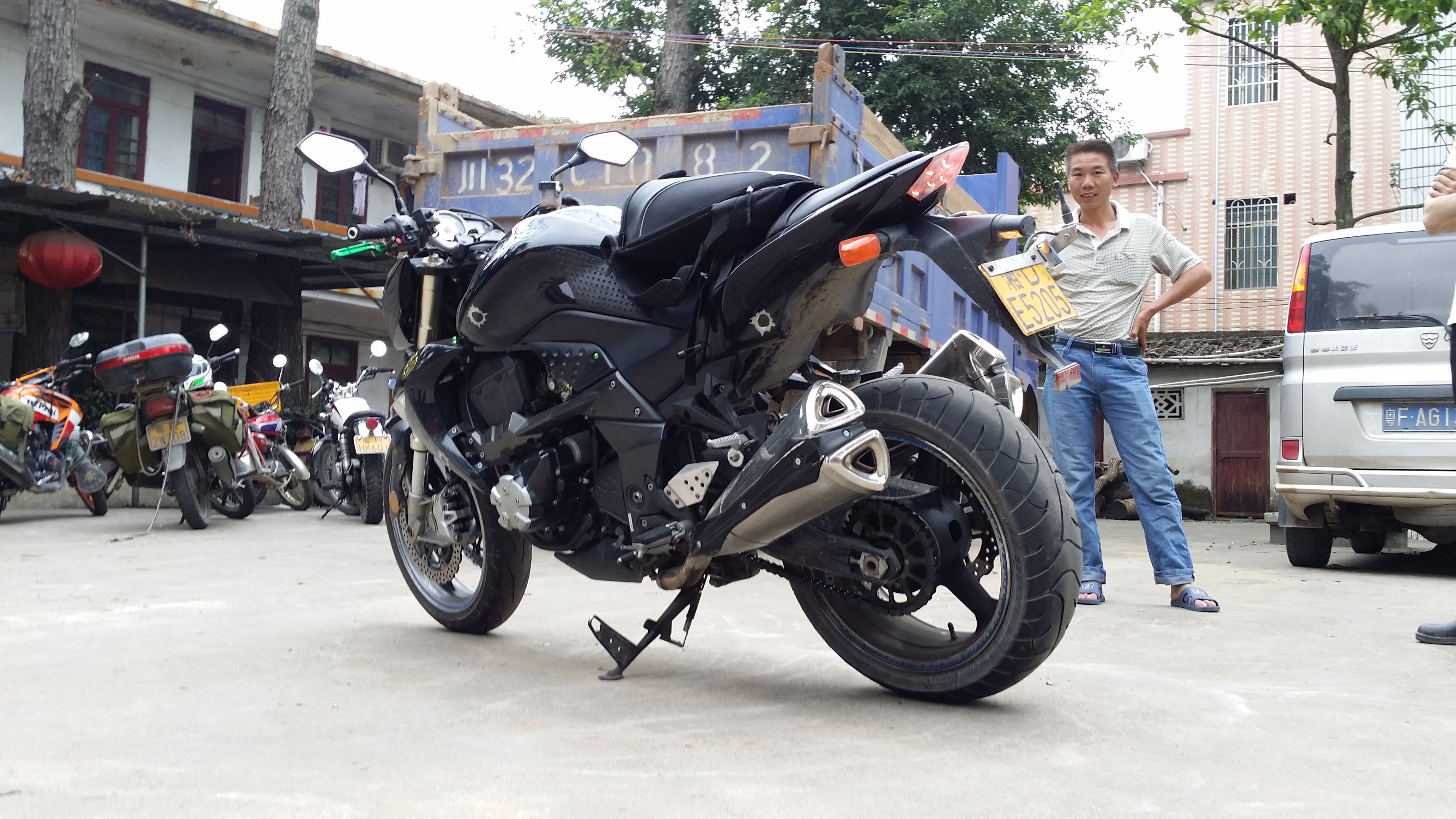 5月3日返程Z1000胎已经压满3(1).jpg