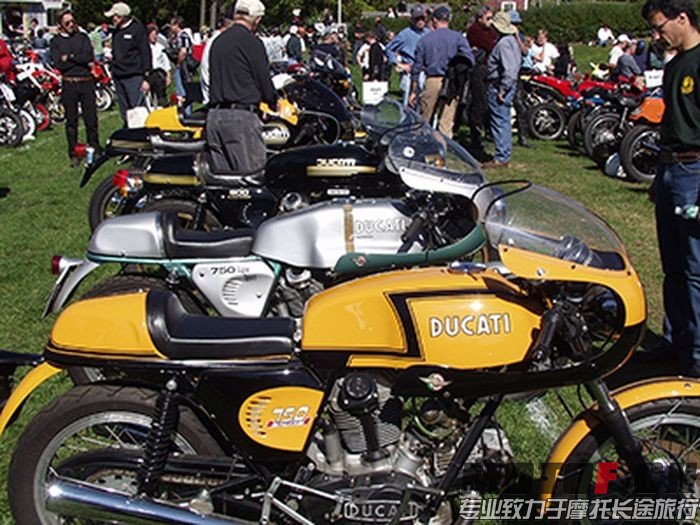 bikesatLarz_700.jpg