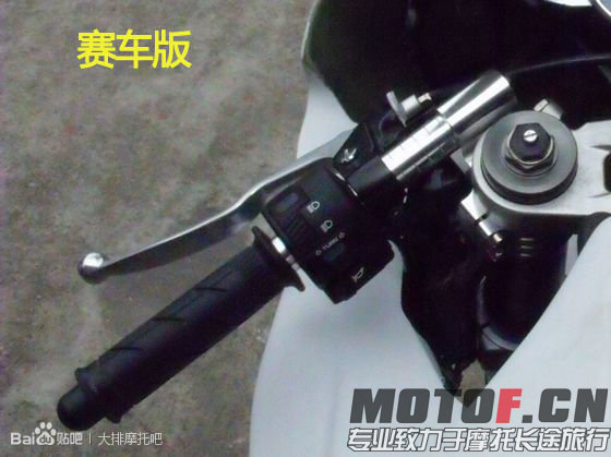 赛车版手把可任意调节角度与高度，适合车手的需要；原装手把的把手与套码为一体，若摔车手把弯曲就要整个换 ...