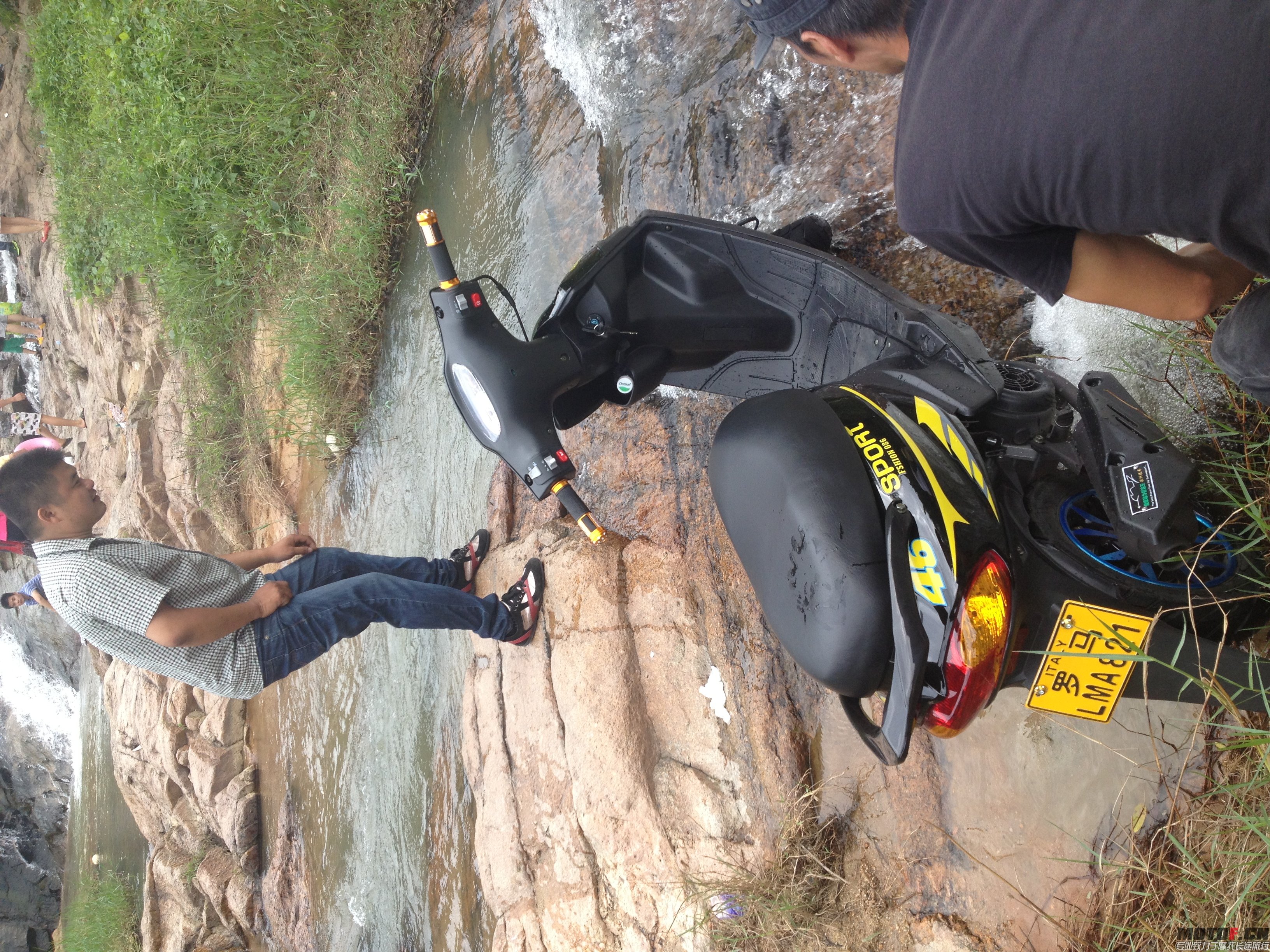 2013-09-19_14-47-24_3AC677.JPG