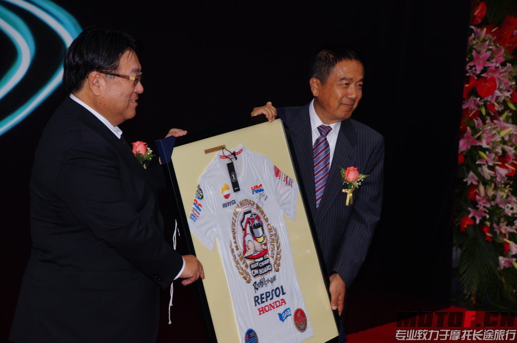 哈哈，马奎斯年度冠军衣服