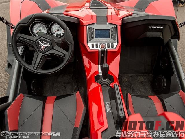 2015-Polaris-Slingshot-seat.jpg