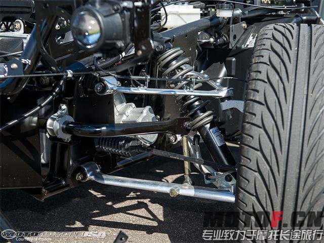 2015-Polaris-Slingshot-sway.jpg