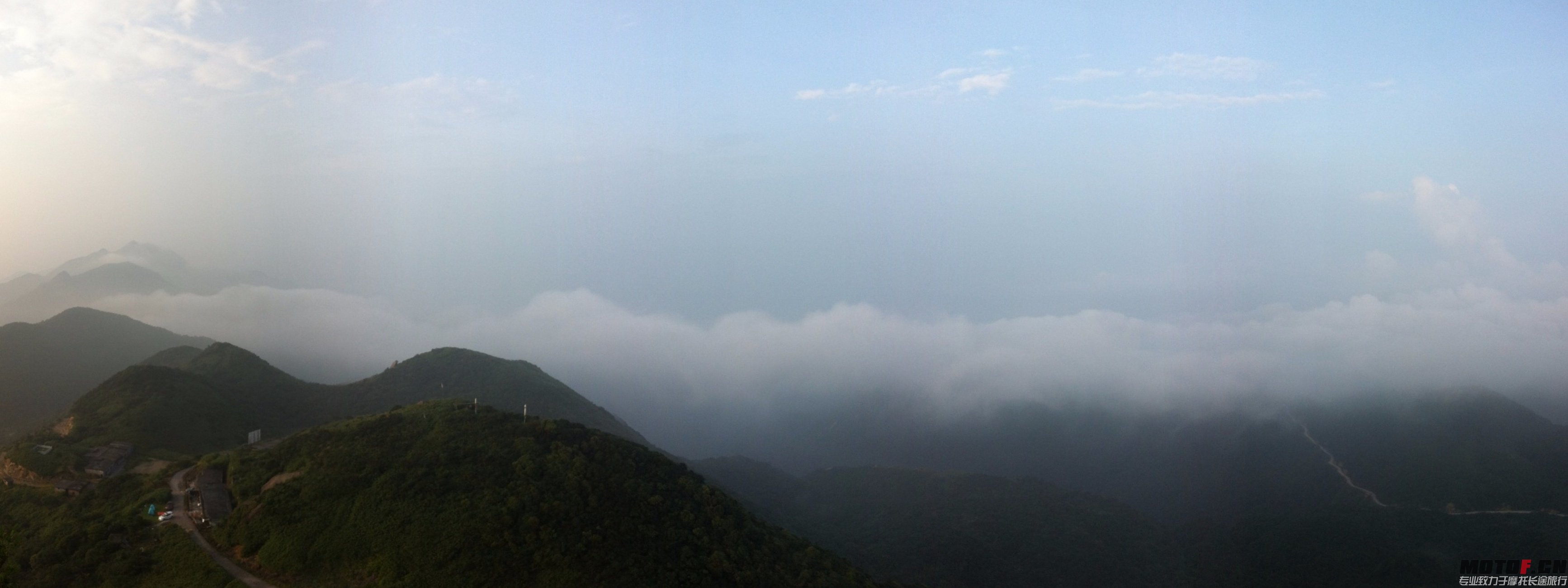 山顶日出