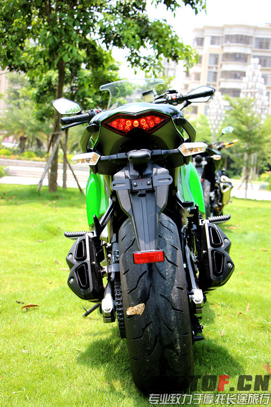 13Z1000SX (2).jpg