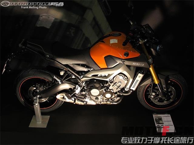 New-Yamaha-MT09-is-all-dark-art-and-urban-chic.jpg