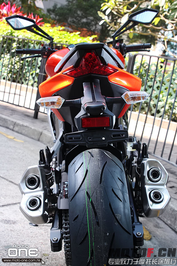 2014_Kawasaki_Z1000_04.jpg