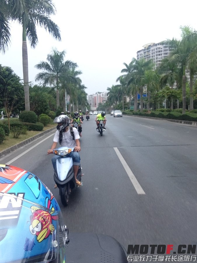 就是这位骑士啦！人字拖
