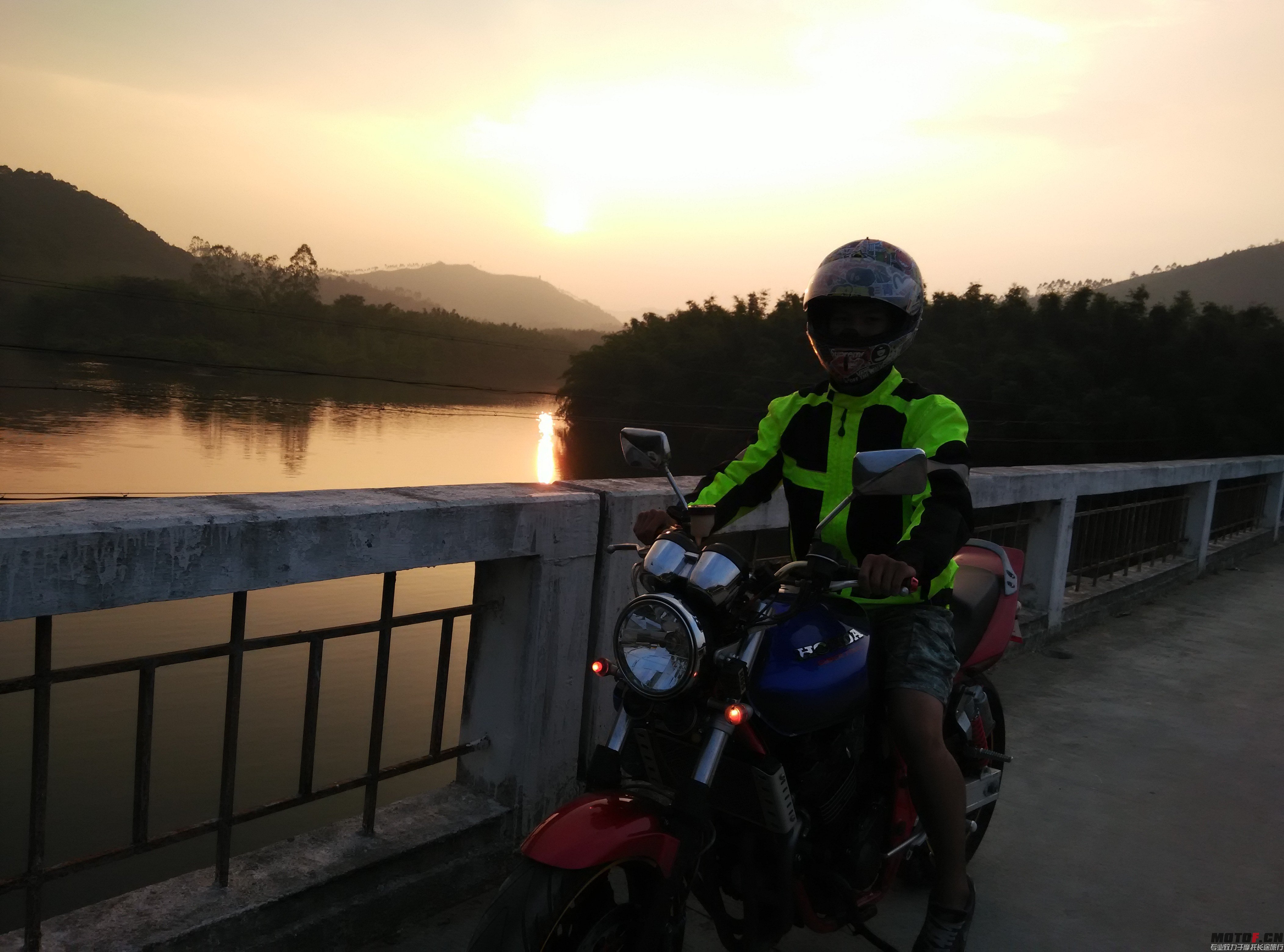 QQ图片20141005191111.jpg