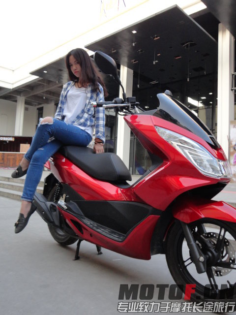 PCX150一号美女 (2).JPG