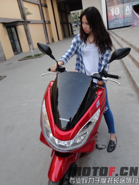 PCX150一号美女 (4).JPG