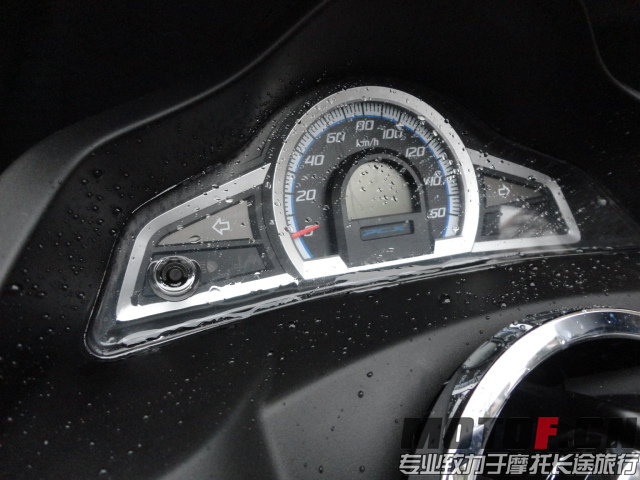 PCX150局部前部仪表 (4).JPG