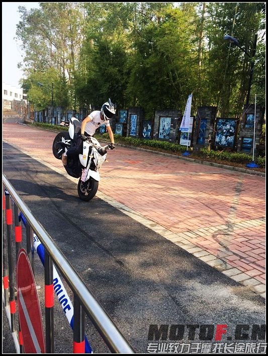 QQ图片20141018175753_nEO_IMG.jpg