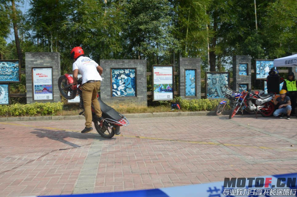 psb2QWW1CIK.jpg