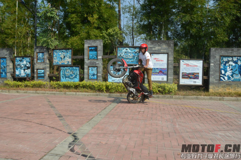 psb7XCJC74M.jpg