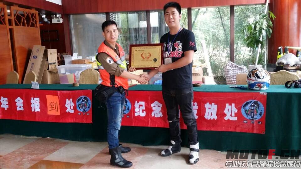 QQ图片20141025085121.jpg