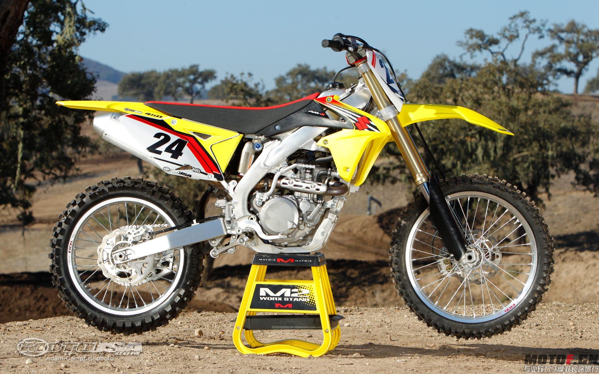 12_wall_rmz450-01.jpg