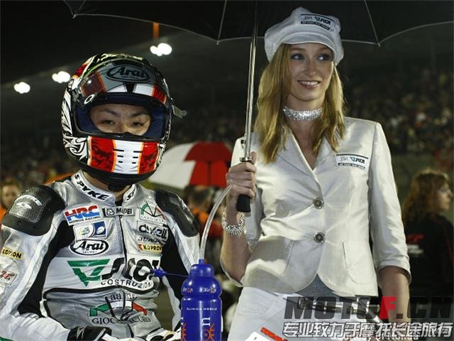 2008-honda-motogp-girl.jpg