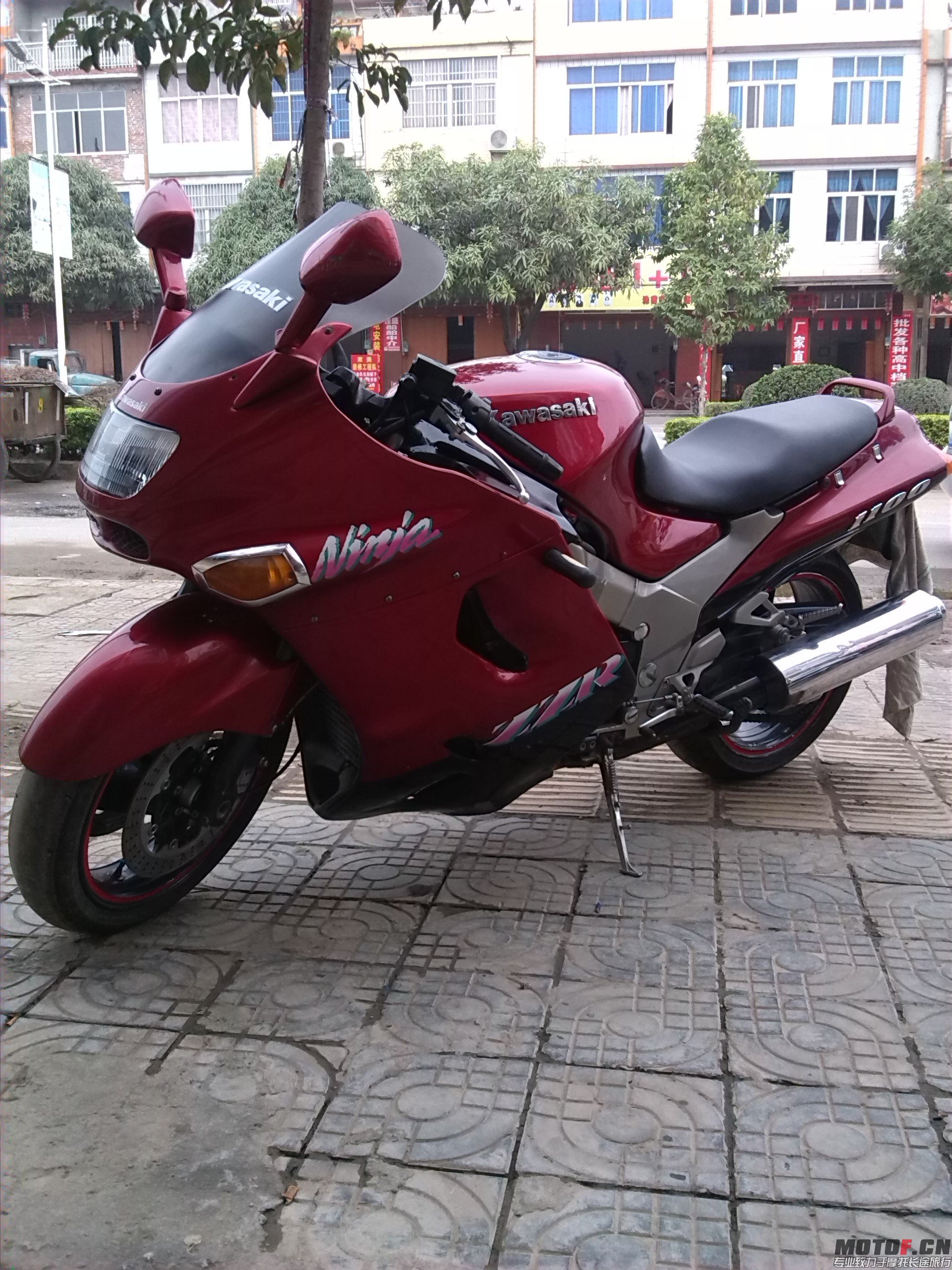 ZZR1100