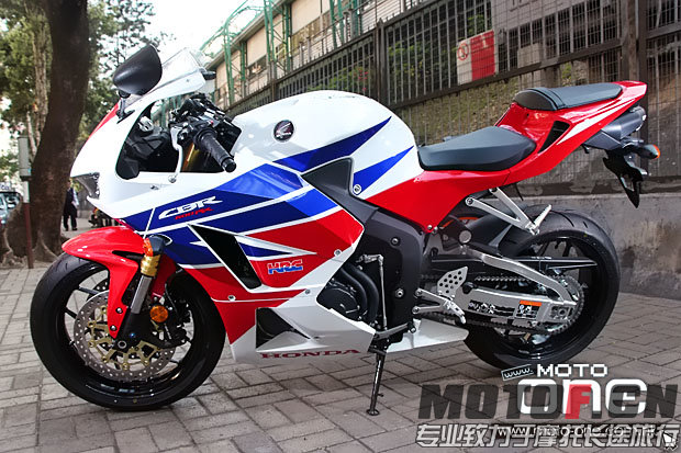 2013_honda_cbr600rr_40.jpg