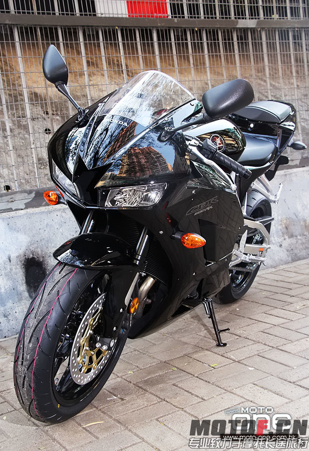 2013_honda_cbr600rr_35.jpg