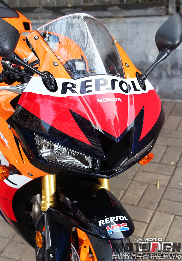 2013_honda_cbr600rr_05.jpg