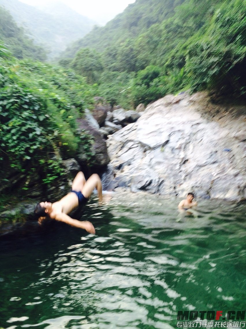 嘿嘿！喜欢跳水