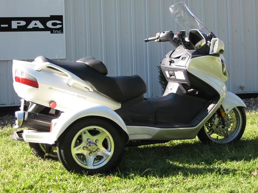 650burgman12al_02_883.jpg