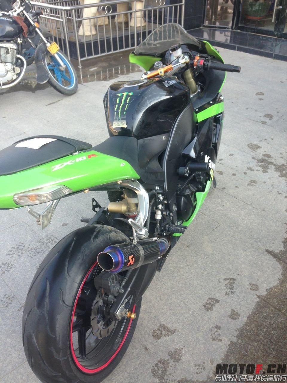 1998158812.jpg